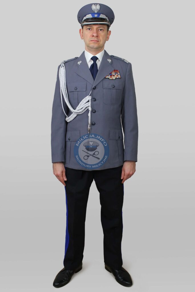 GeneraÅ‚ brygady MO ze sznurem galowym i baretkami â€“ ok. 1970â€“1990.