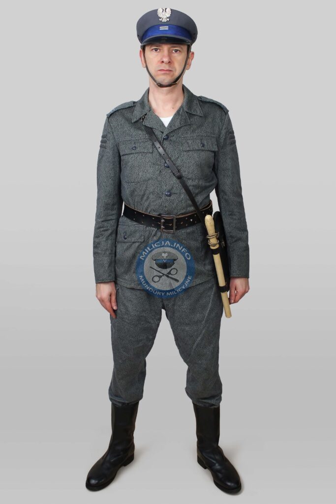 ZOMO â€“ mundur polowy letni z czapkÄ… garnizonowÄ… â€“ ok. 1969â€“1972.