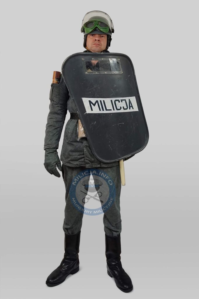 Funkcjonariusz ZOMO podczas pacyfikacji Kopalni Wujek, 16.12.1981.