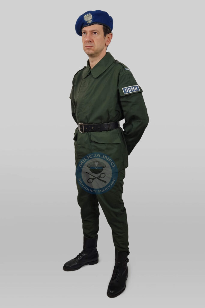 CzÅ‚onek ORMO w mundurze polowym koloru oliwkowego â€“ od lat 60. do ok. poÅ‚owy lat 70.